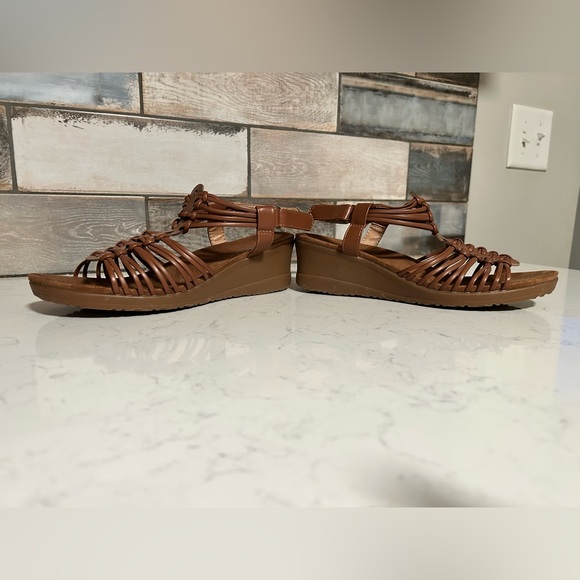 DREAM PAIRS Women's Strappy Low Heel Open Toe Slip-On Wedge Sandals - Picture 13 of 16